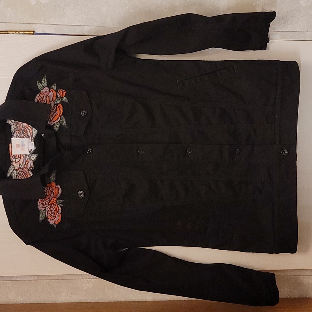 NWOT Lularoe Jaxon Black Rose Demin Jean Jacket - Large
